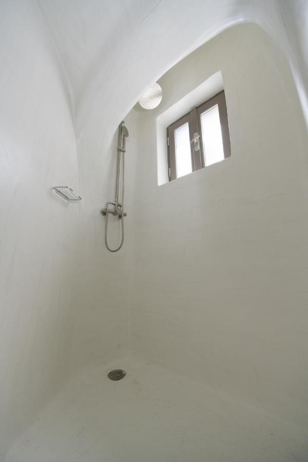 Astrea Suites "Ostria Cave Villa-Outdoor Jacuzzi" Oia  Luaran gambar