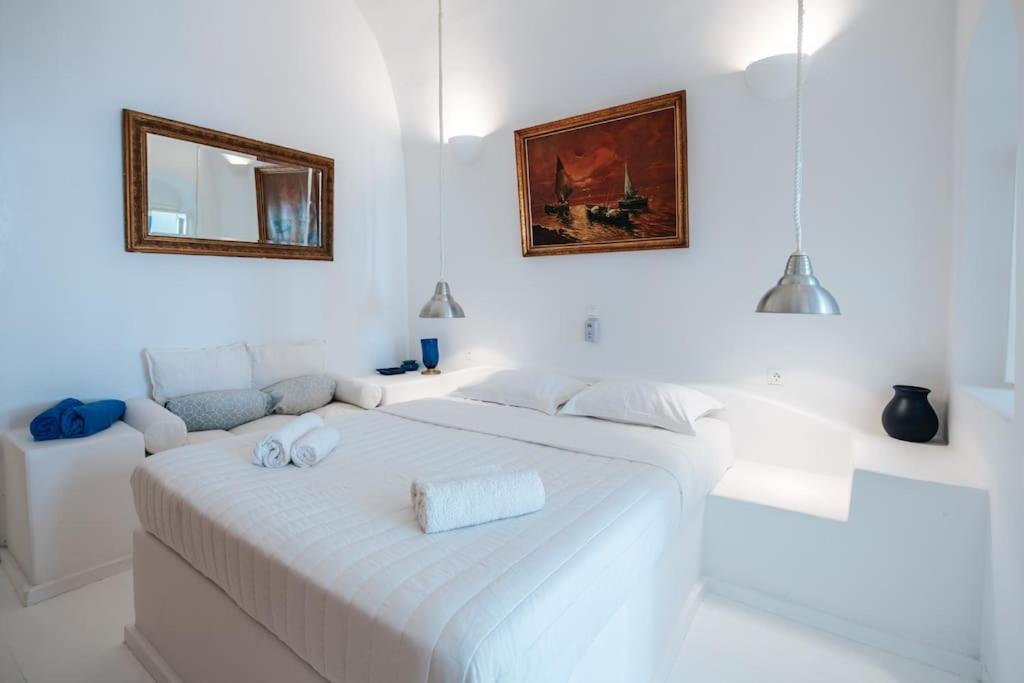 Astrea Suites "Ostria Cave Villa-Outdoor Jacuzzi" Oia  Luaran gambar