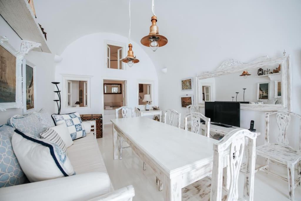 Astrea Suites "Ostria Cave Villa-Outdoor Jacuzzi" Oia  Luaran gambar